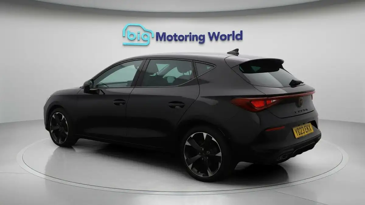 2023-cupra-leon-nf-15-etsi-v1-hatchback-big-5