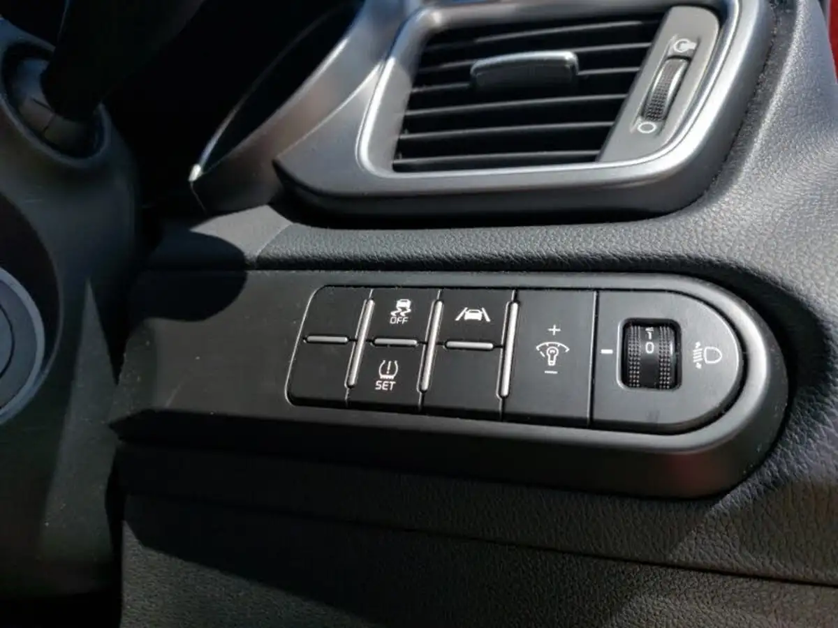 2024-kia-xceed-15-t-gdi-2-138bhp-big-16