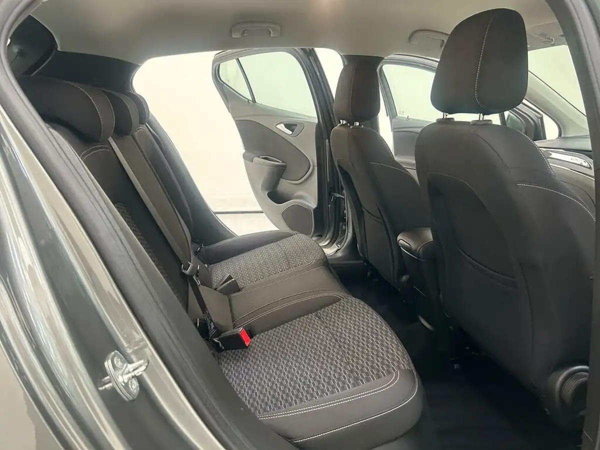 2019-vauxhall-astra-14i-16v-turbo-sri-ss-hatchback-auto-big-15