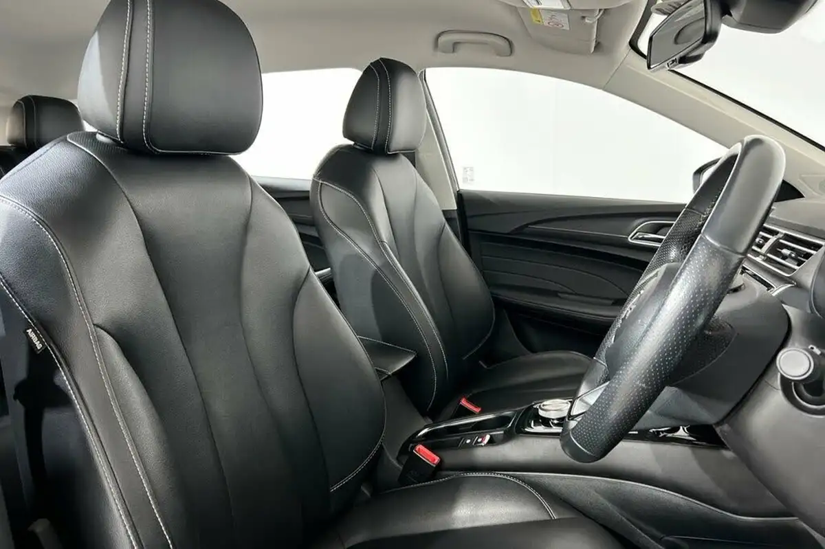 2021-mg-mg5-e-exclusive-ev-long-range-big-21