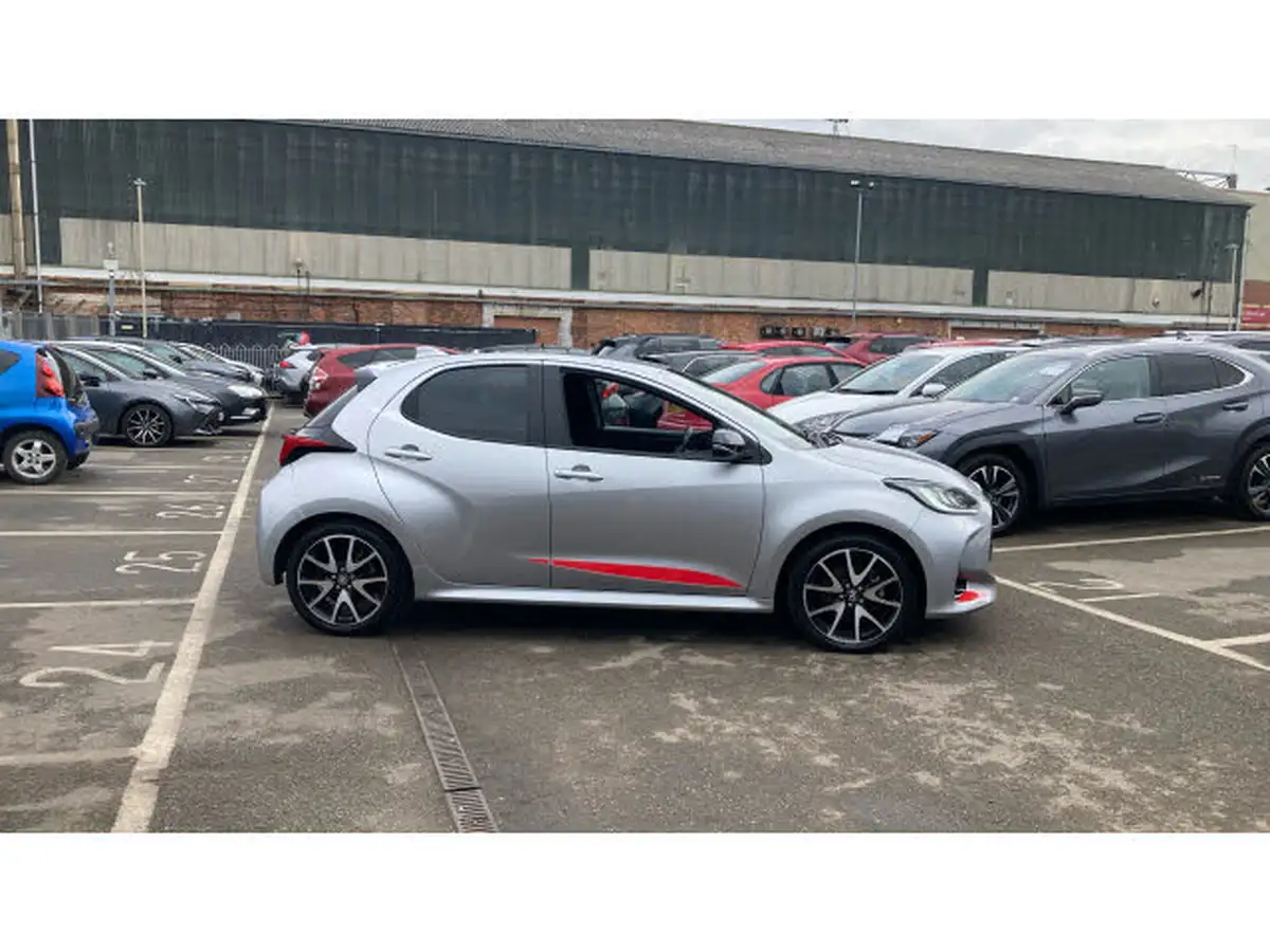 2022-toyota-yaris-15-vvt-i-dynamic-big-15