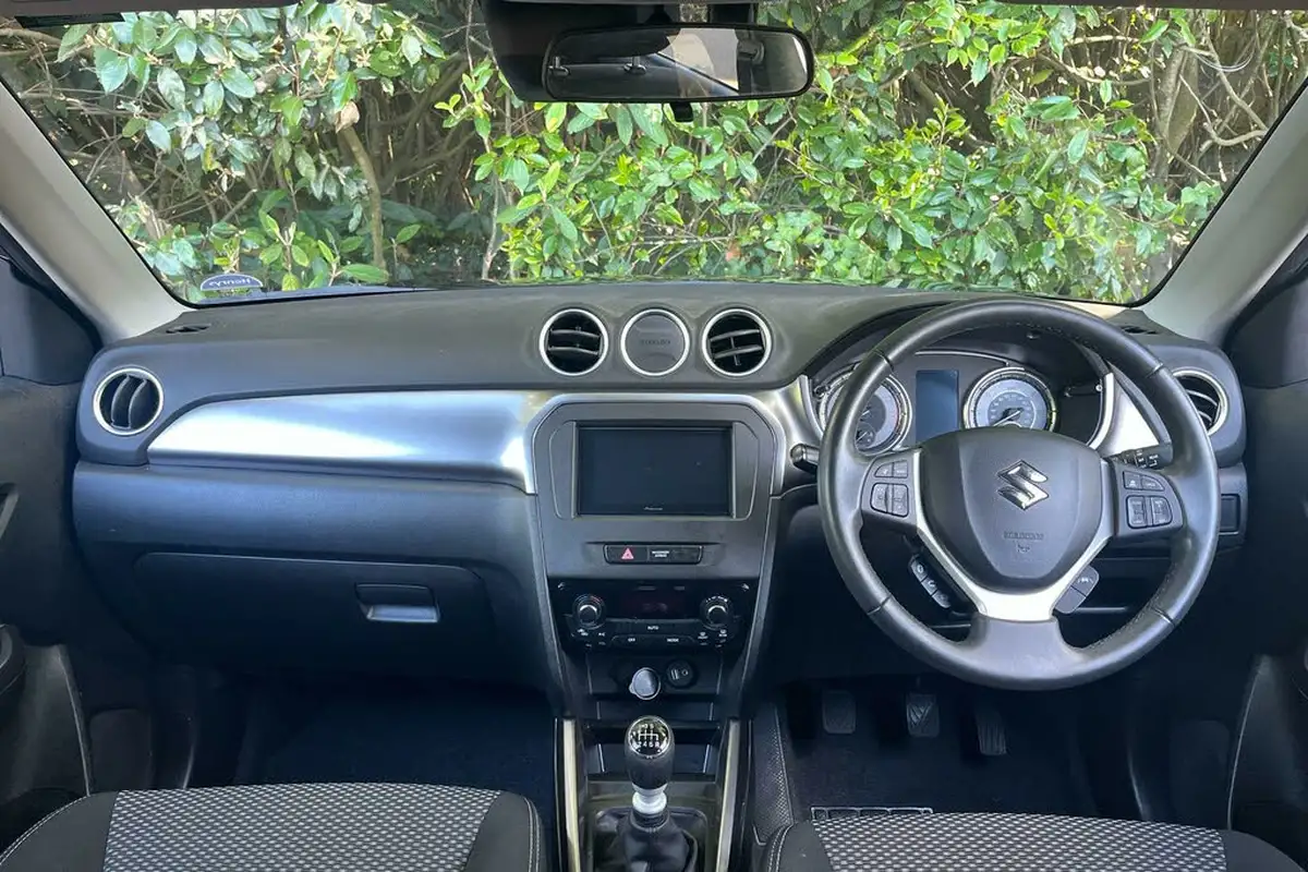2022-suzuki-vitara-14-boosterjet-sz-t-big-12