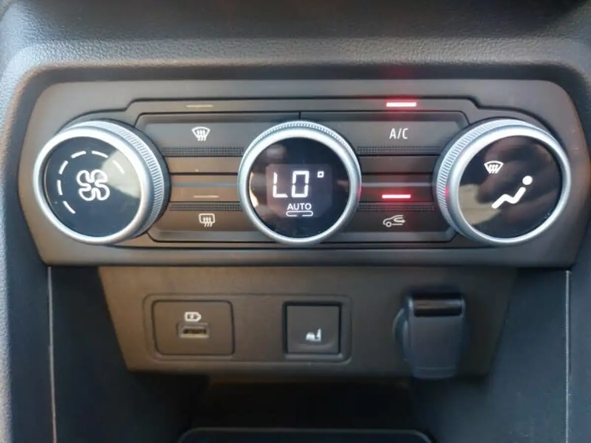 2024-dacia-sandero-stepway-10-tce-extreme-90bhp-big-12