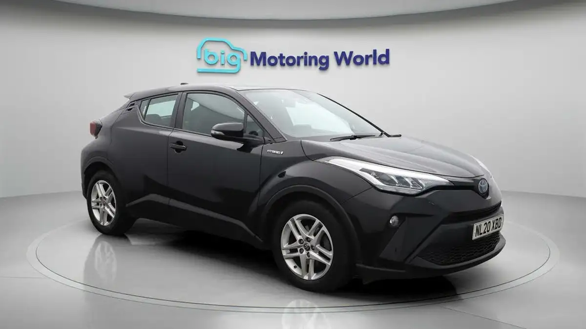 2020-toyota-c-hr-18-vvt-i-icon-parking-pack-big-1