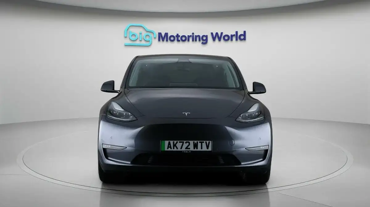 2022-tesla-model-y-e-long-range-big-2