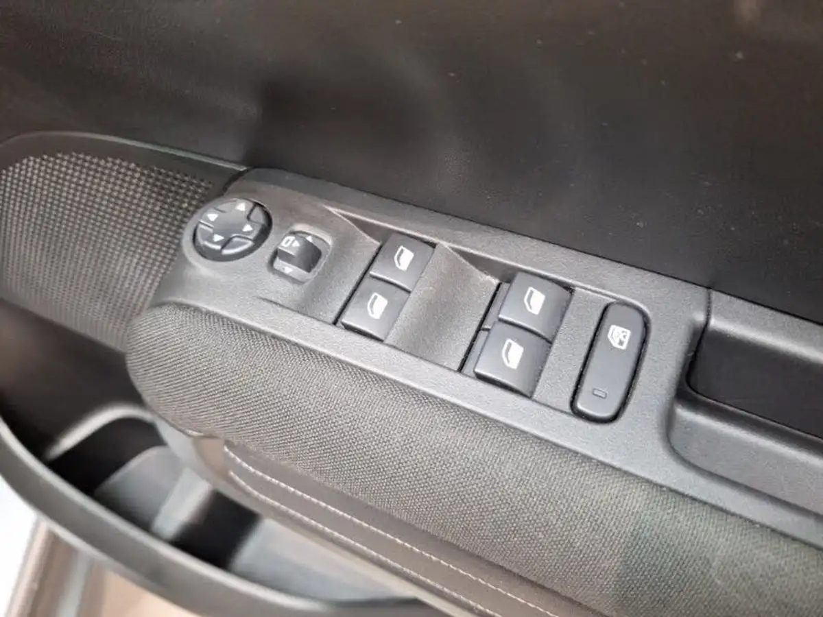 2022-citroen-c3-aircross-12-puretech-shine-plus-130ps-eat6-big-18
