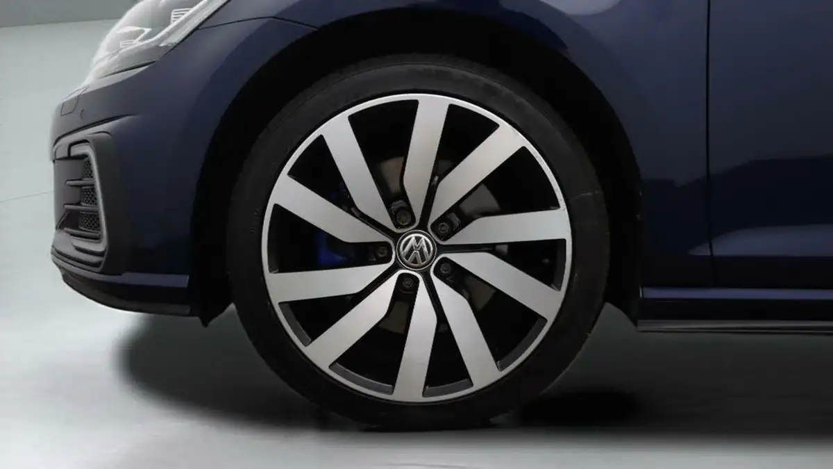 2020-volkswagen-golf-14-tsi-gte-advance-big-18