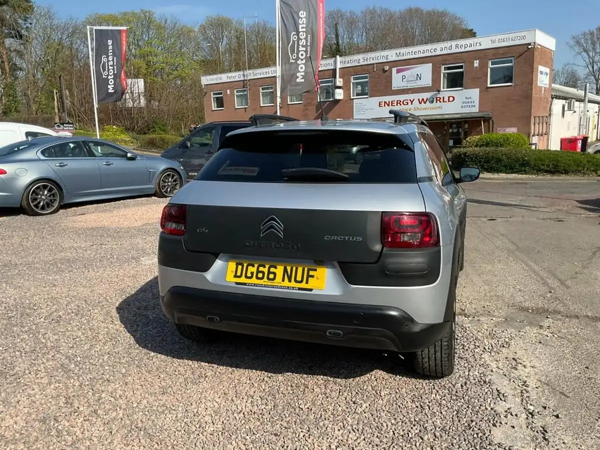 2016-citroen-c4-cactus-16bluehdi-flair-edition-big-69