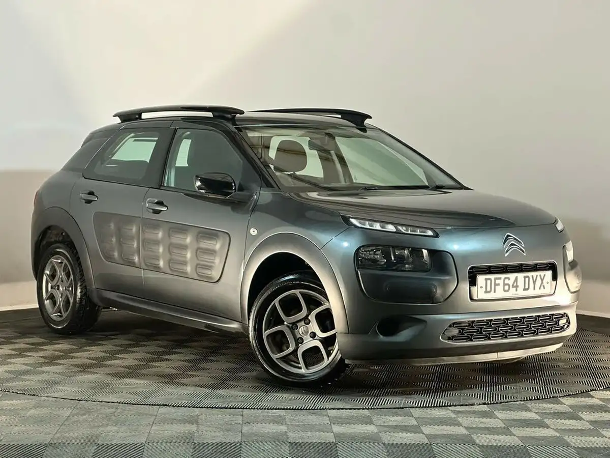2015-citroen-c4-cactus-12-feel-82ps-big-0