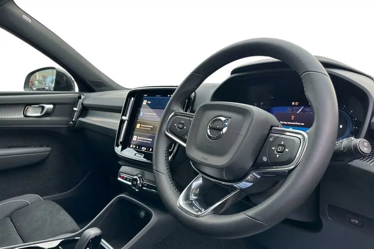 2024-volvo-xc40-20-b3-plus-big-9