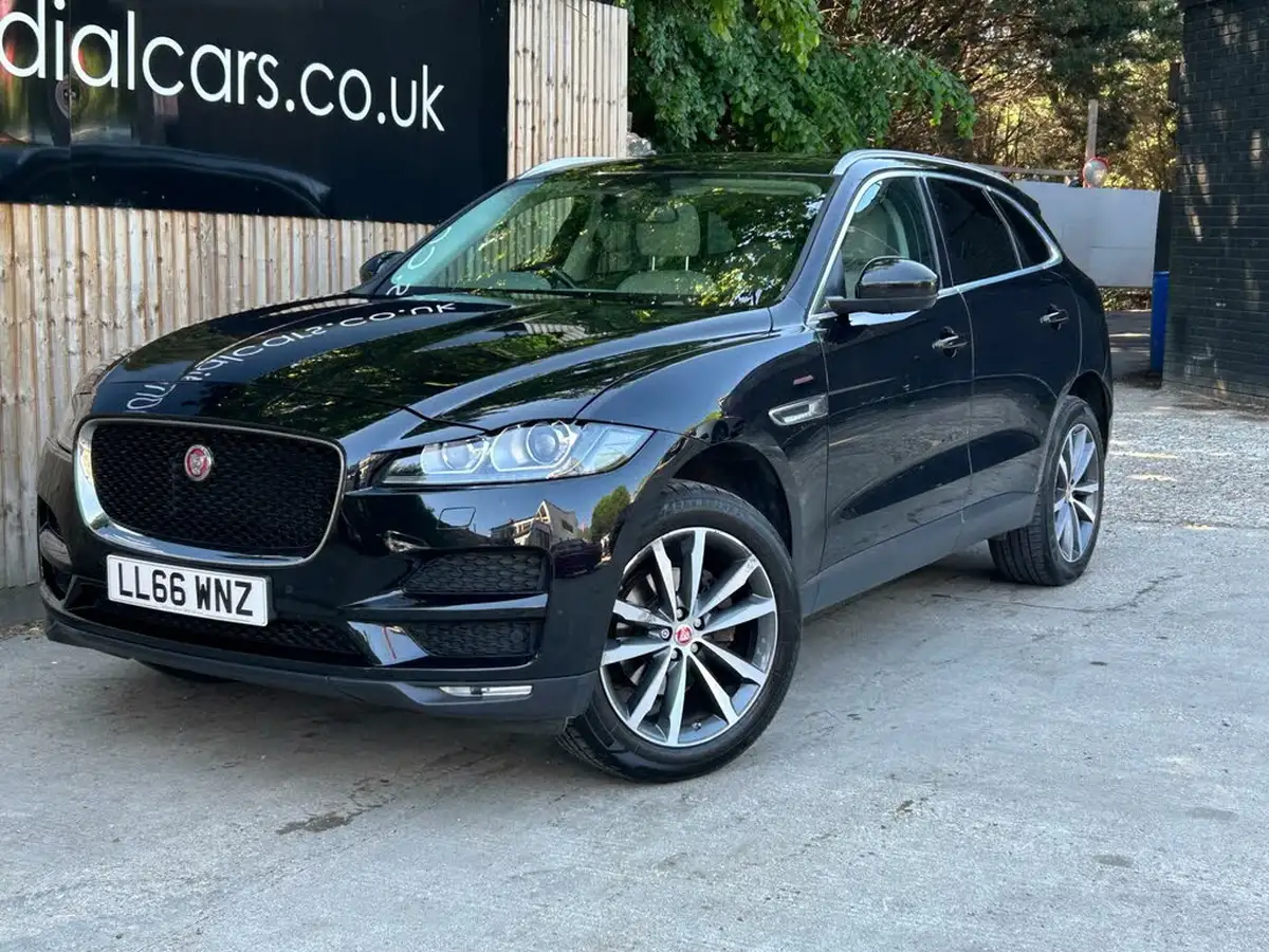 2016-jaguar-f-pace-20-i4d-portfolio-awd-auto-big-4