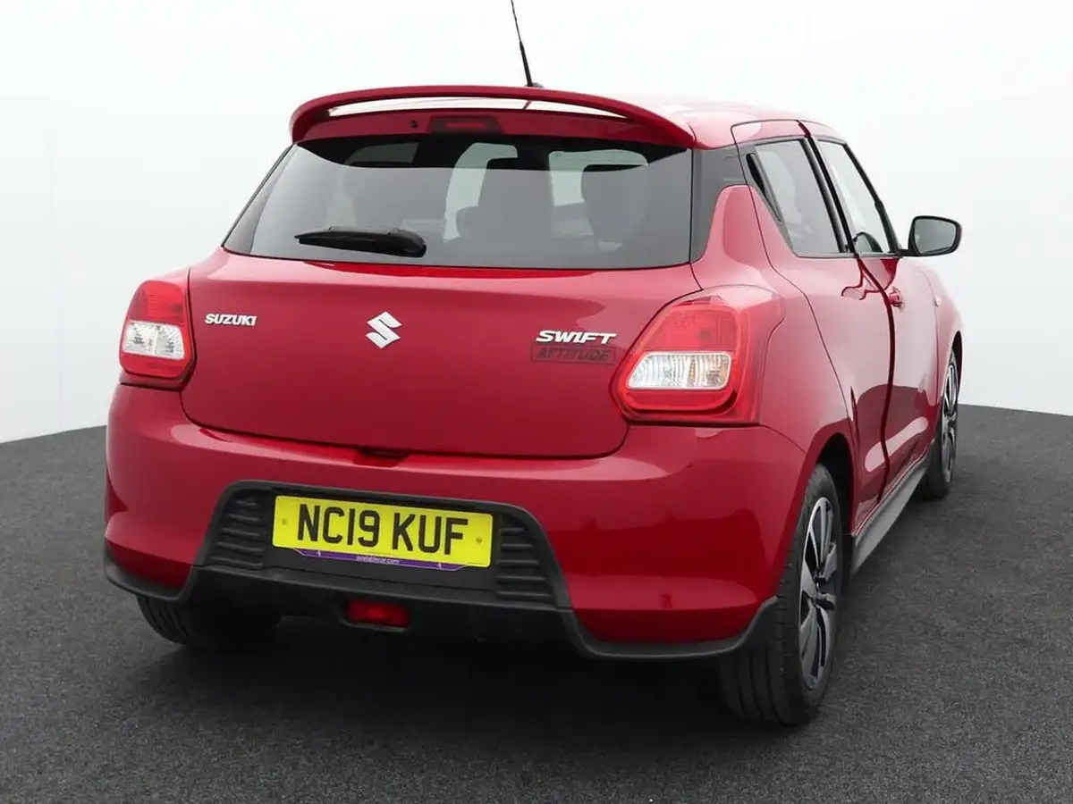 2019-suzuki-swift-12-dualjet-attitude-big-5