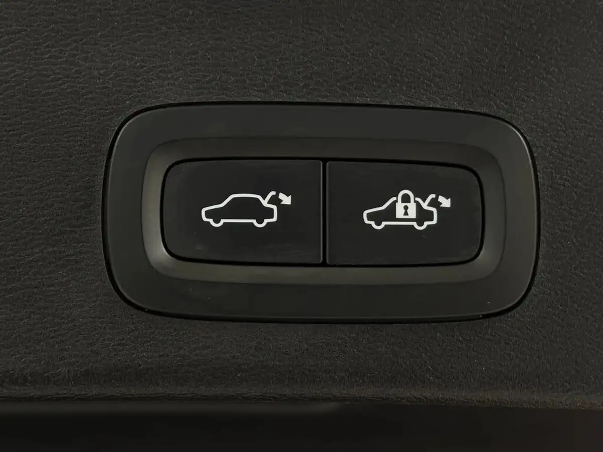 2023-volvo-xc40-20-b4-ultimate-big-27