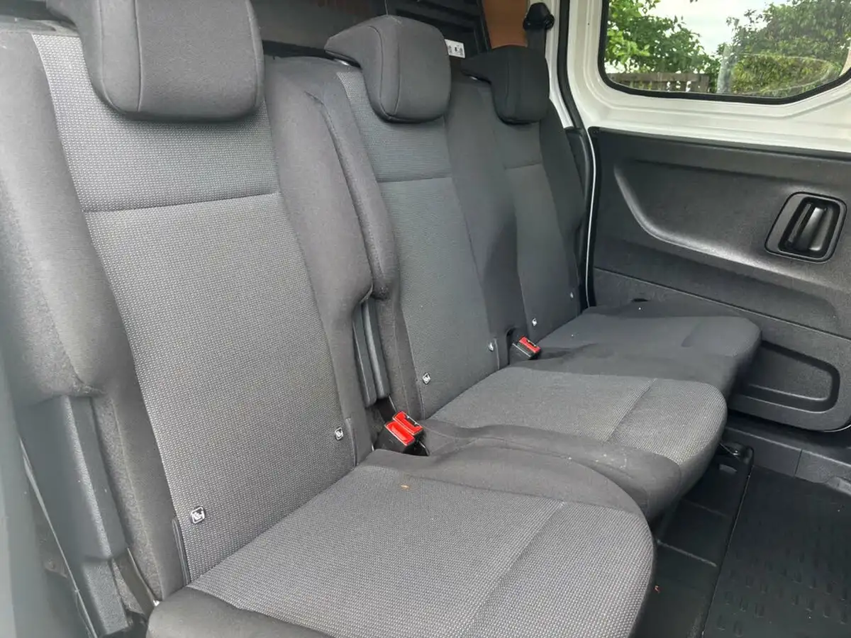 2021-peugeot-partner-15-bluehdi-950-professional-100ps-eu6dt-long-panel-big-14