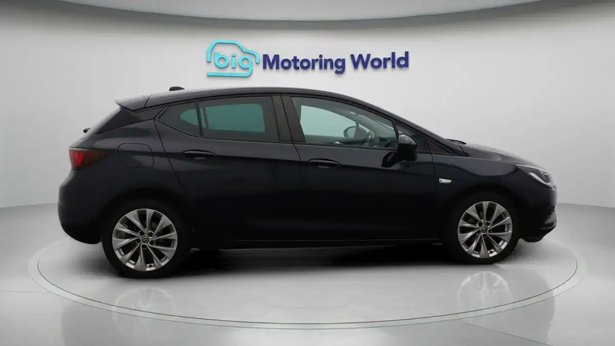 2019-vauxhall-astra-14i-16v-turbo-tech-line-nav-125ps-ss-hatchback-big-8