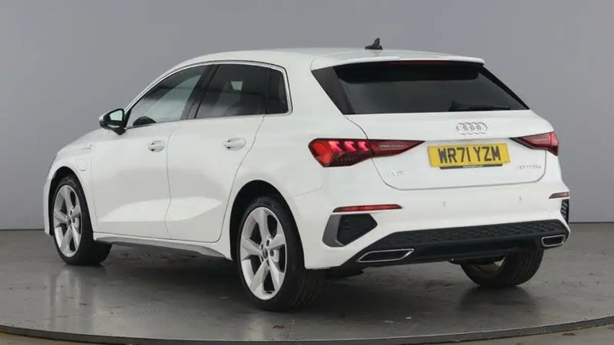 2021-audi-a3-14-40-tfsi-e-s-line-big-2