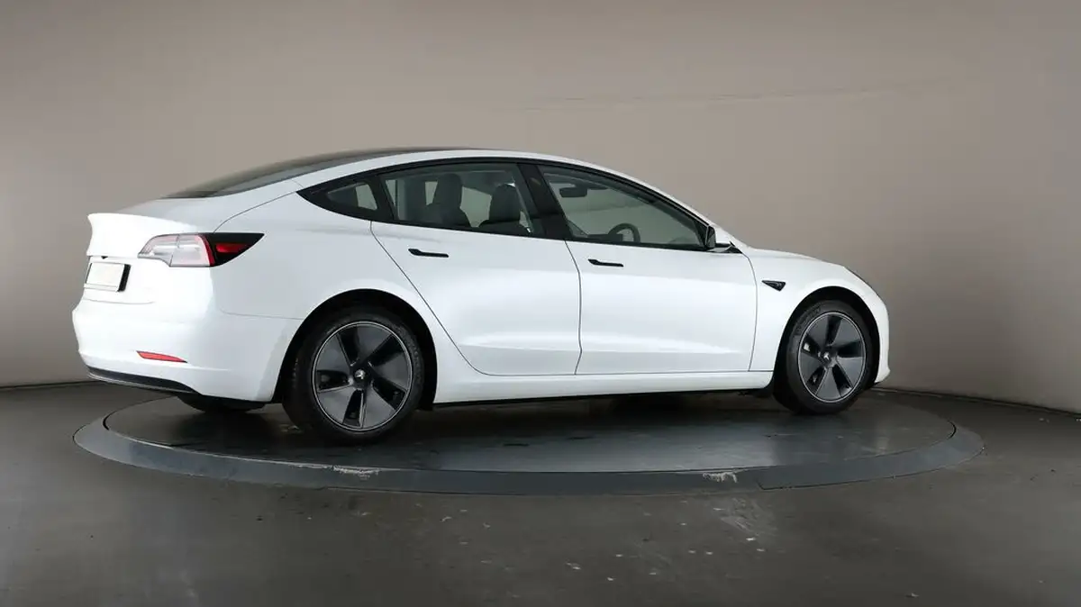 2021-tesla-model-3-e-long-range-awd-big-63