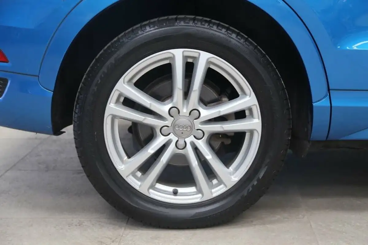 2015-audi-q3-14-s-line-cod-ss-big-28