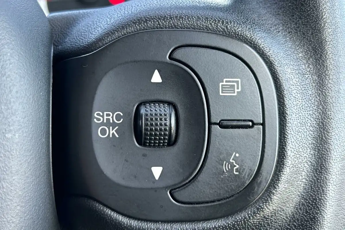 2020-fiat-panda-09-waze-4x4-big-15