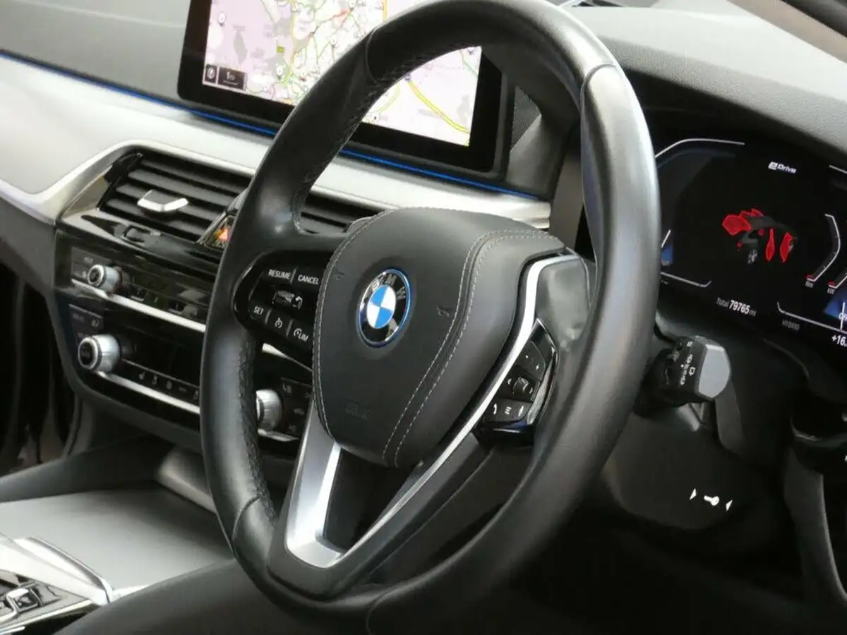 2022-bmw-5-series-20-530e-se-touring-5d-big-55
