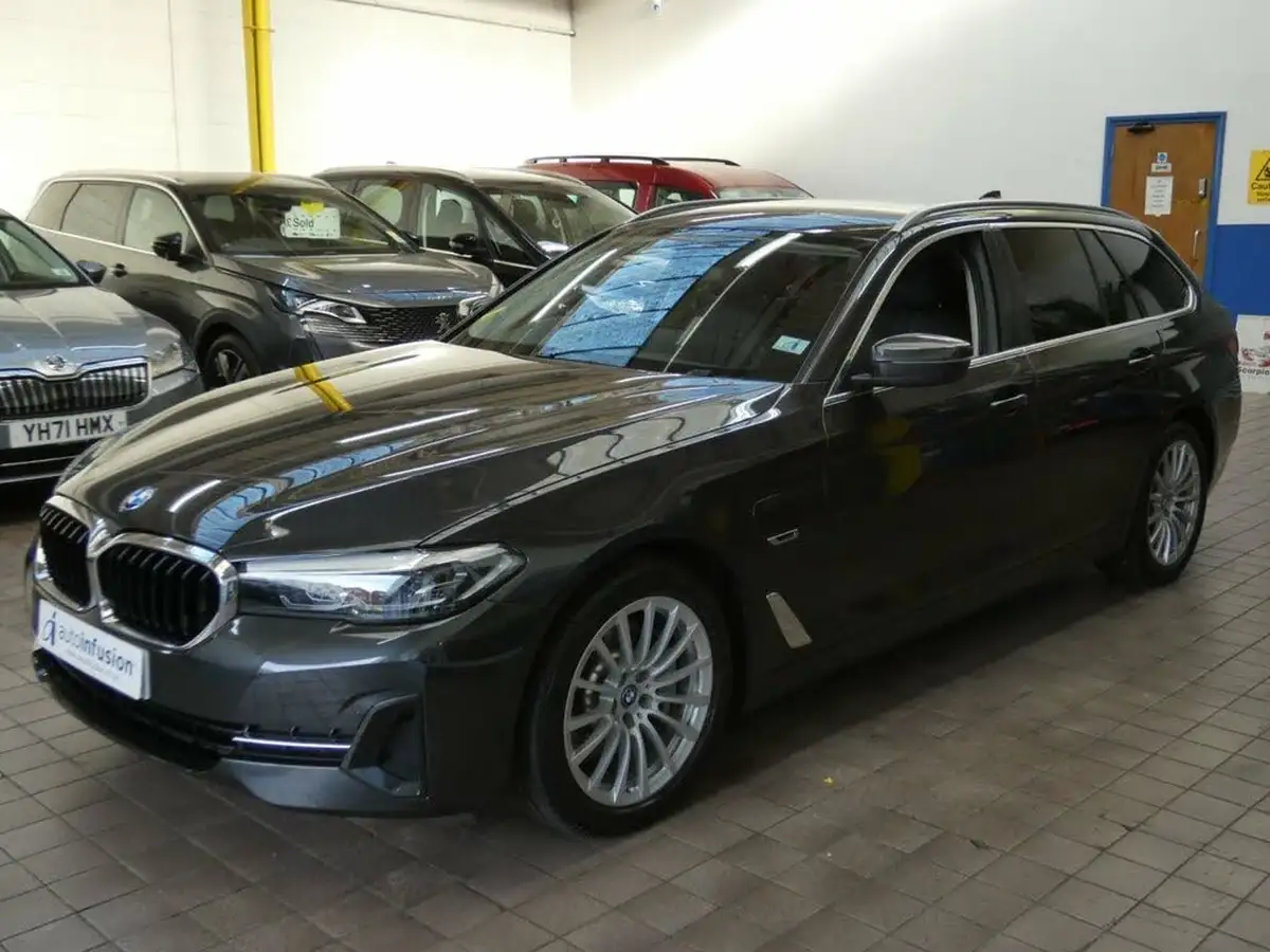 2022-bmw-5-series-20-530e-se-touring-5d-big-7