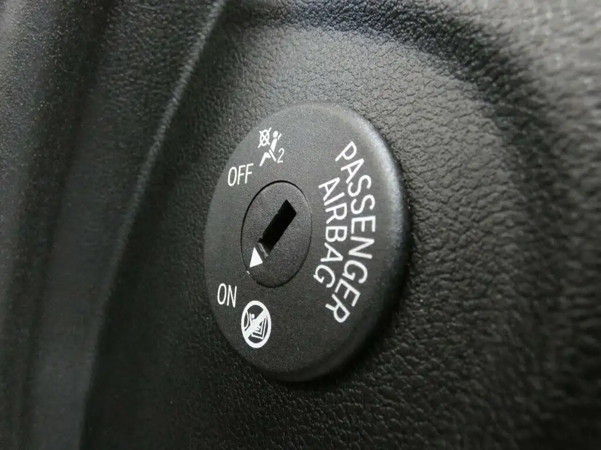2022-bmw-5-series-20-530e-se-touring-5d-big-79