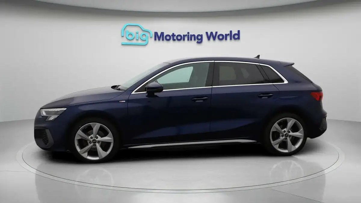 2023-audi-a3-15-35-tfsi-s-line-sportback-5d-big-4