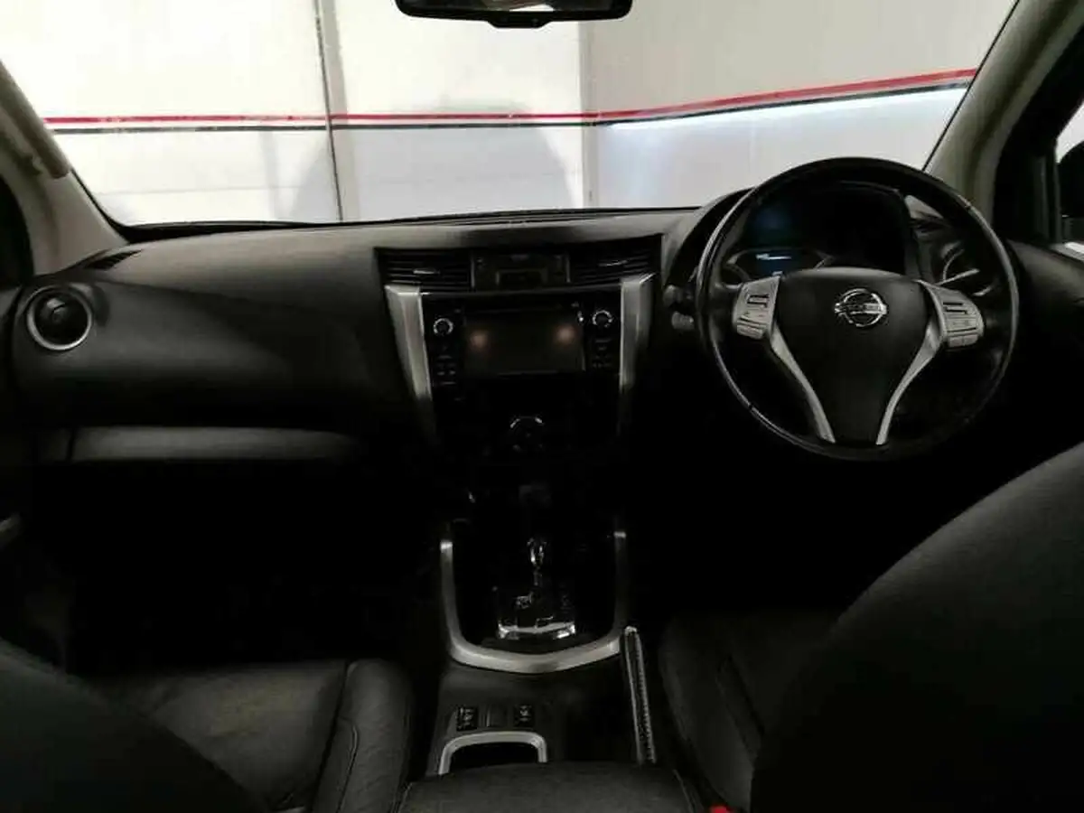 2019-nissan-navara-23dci-off-roader-at32-auto-big-16