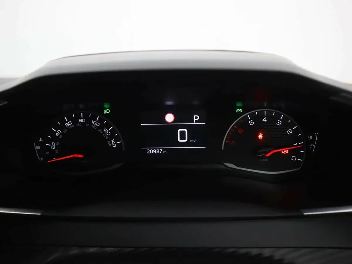 2021-peugeot-2008-suv-12-puretech-allure-130bhp-eat8-big-16