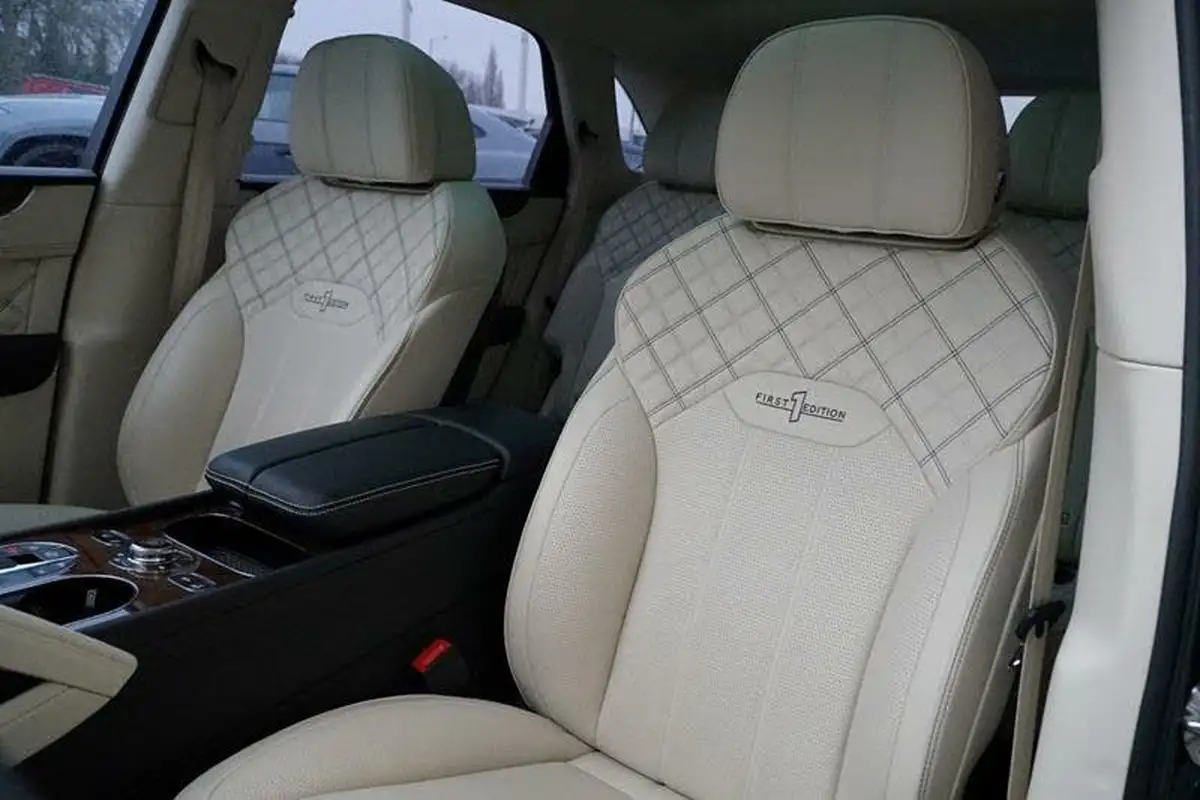 2019-bentley-bentayga-40-v8-big-34