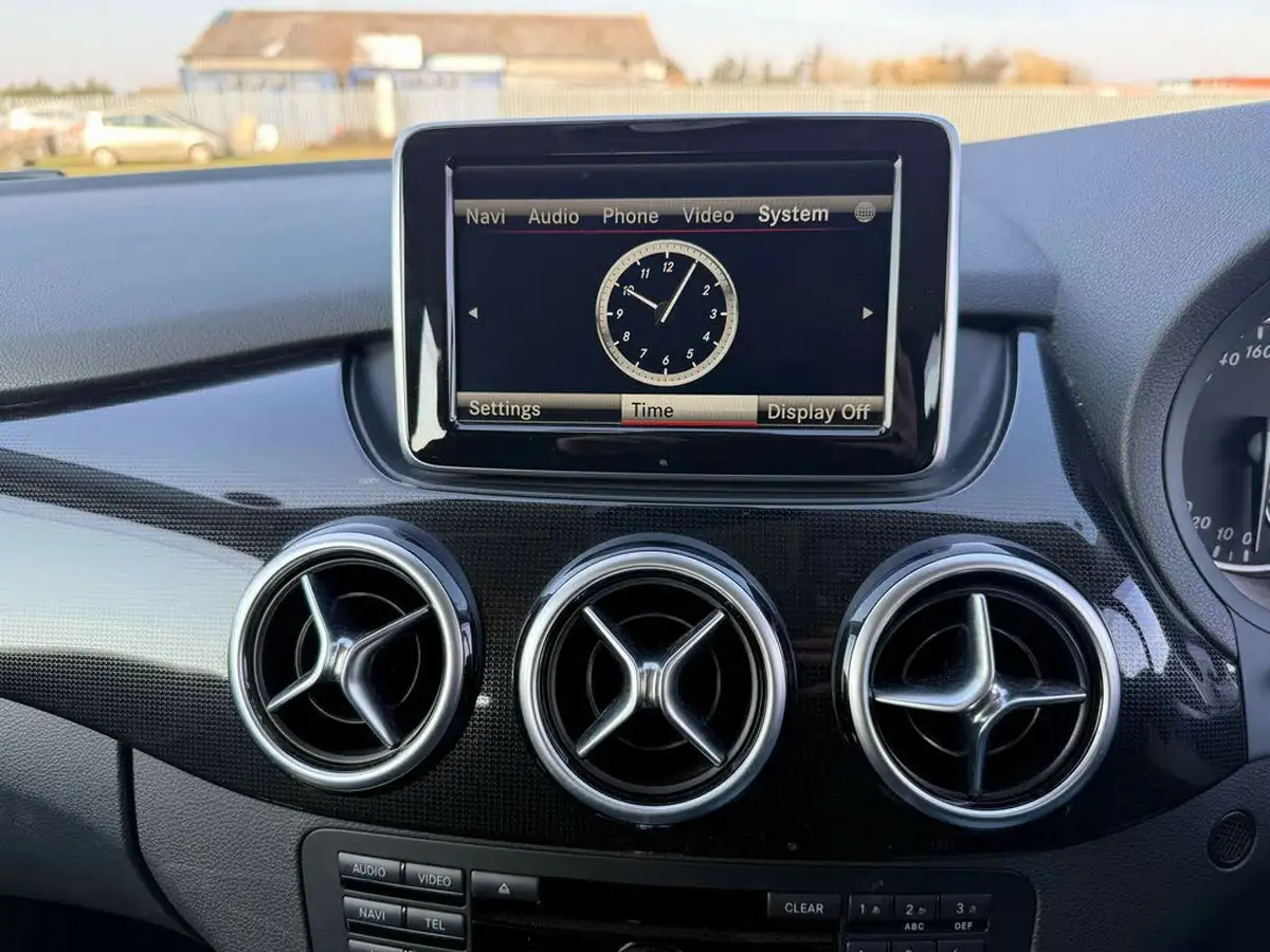 2014-mercedes-benz-b-class-big-43