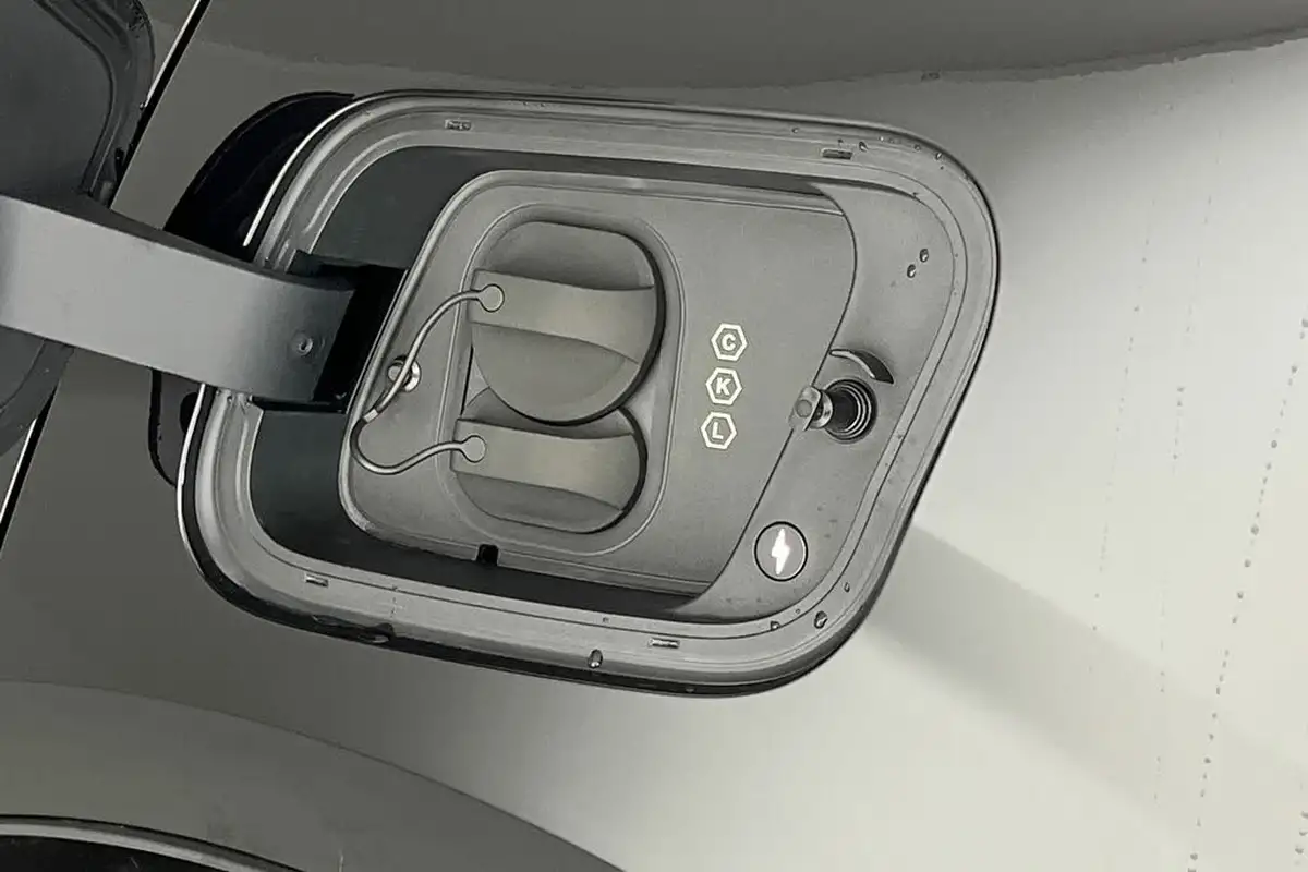 2024-volvo-ex30-e-single-motor-plus-extended-range-big-39