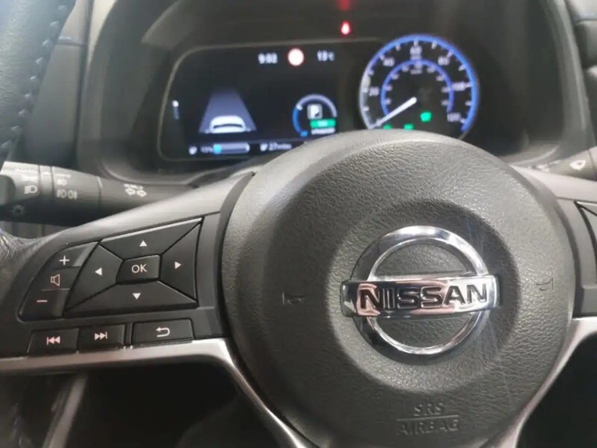 2021-nissan-leaf-e-tekna-big-16