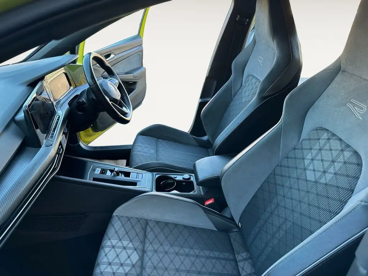 2022-volkswagen-golf-15-etsi-r-line-150ps-hatchback-big-24