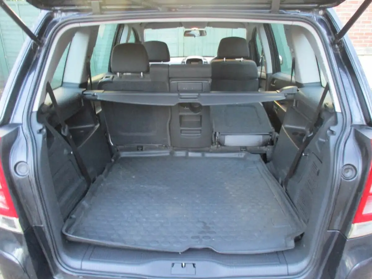2013-vauxhall-zafira-16-exclusiv-big-16