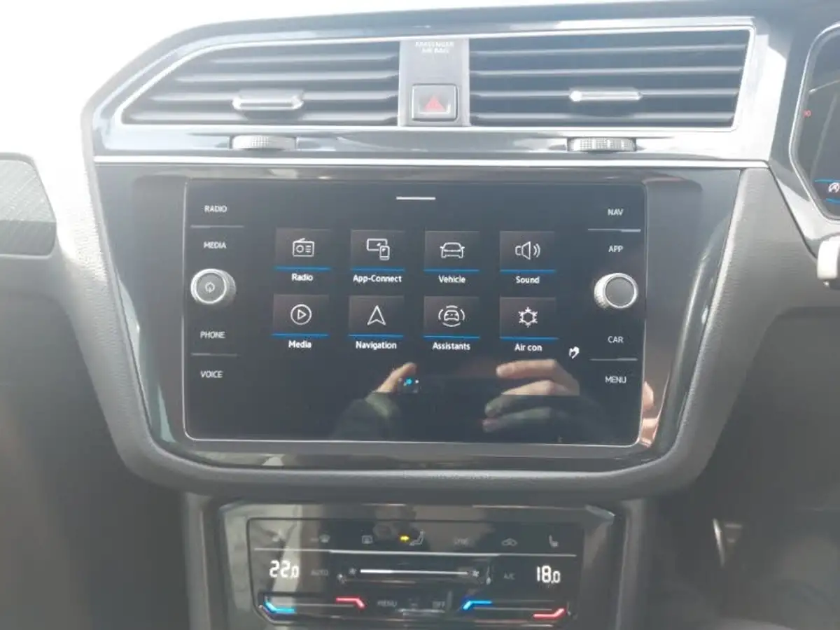 2020-volkswagen-tiguan-15-tsi-r-line-big-13