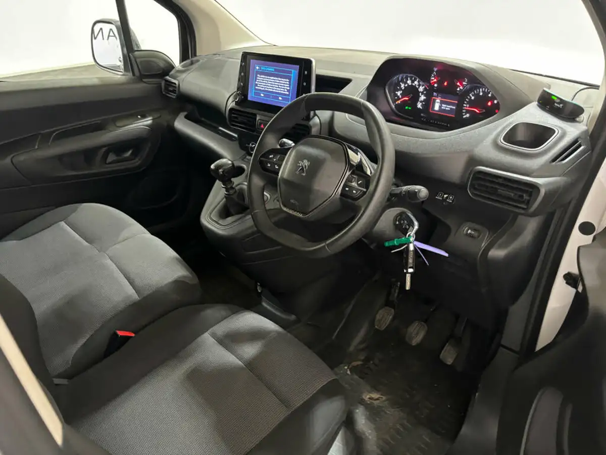 2022-peugeot-partner-15-bluehdi-1000-professional-premium-100pseu6d-big-3