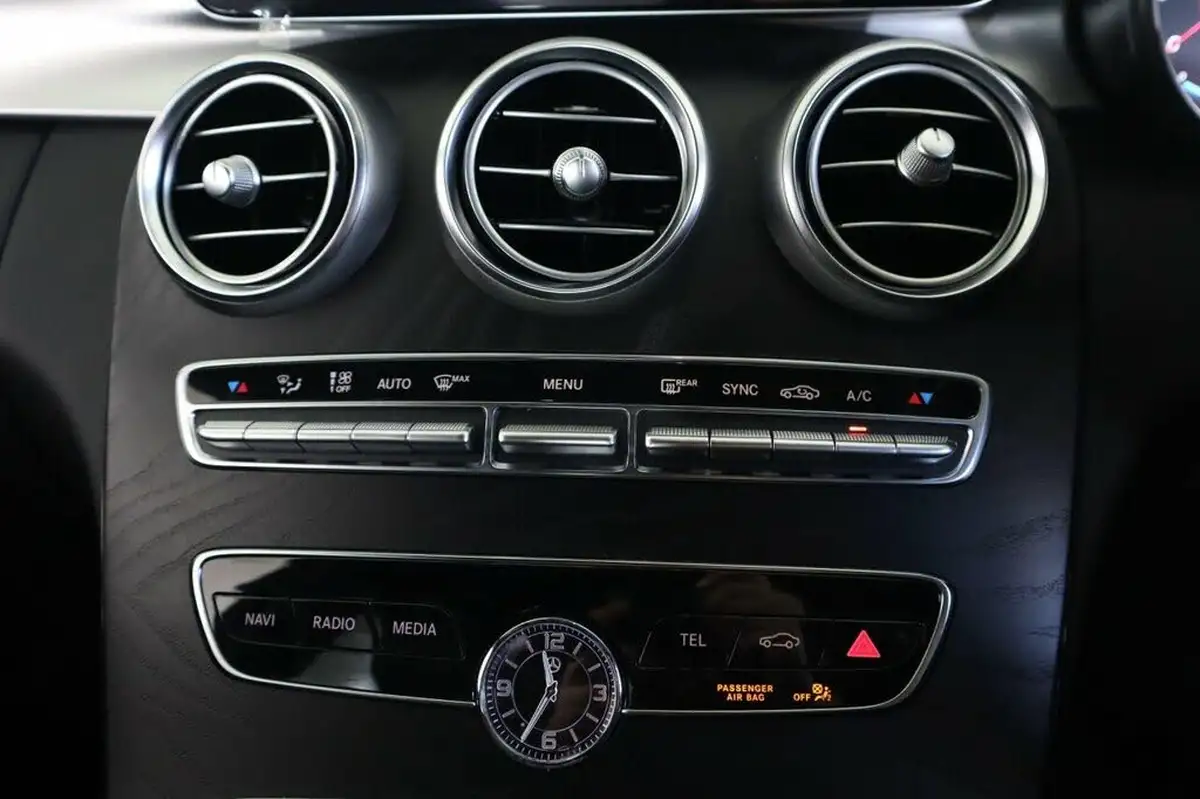 2019-mercedes-benz-c-class-15-c200-amg-line-ss-saloon-4d-big-19