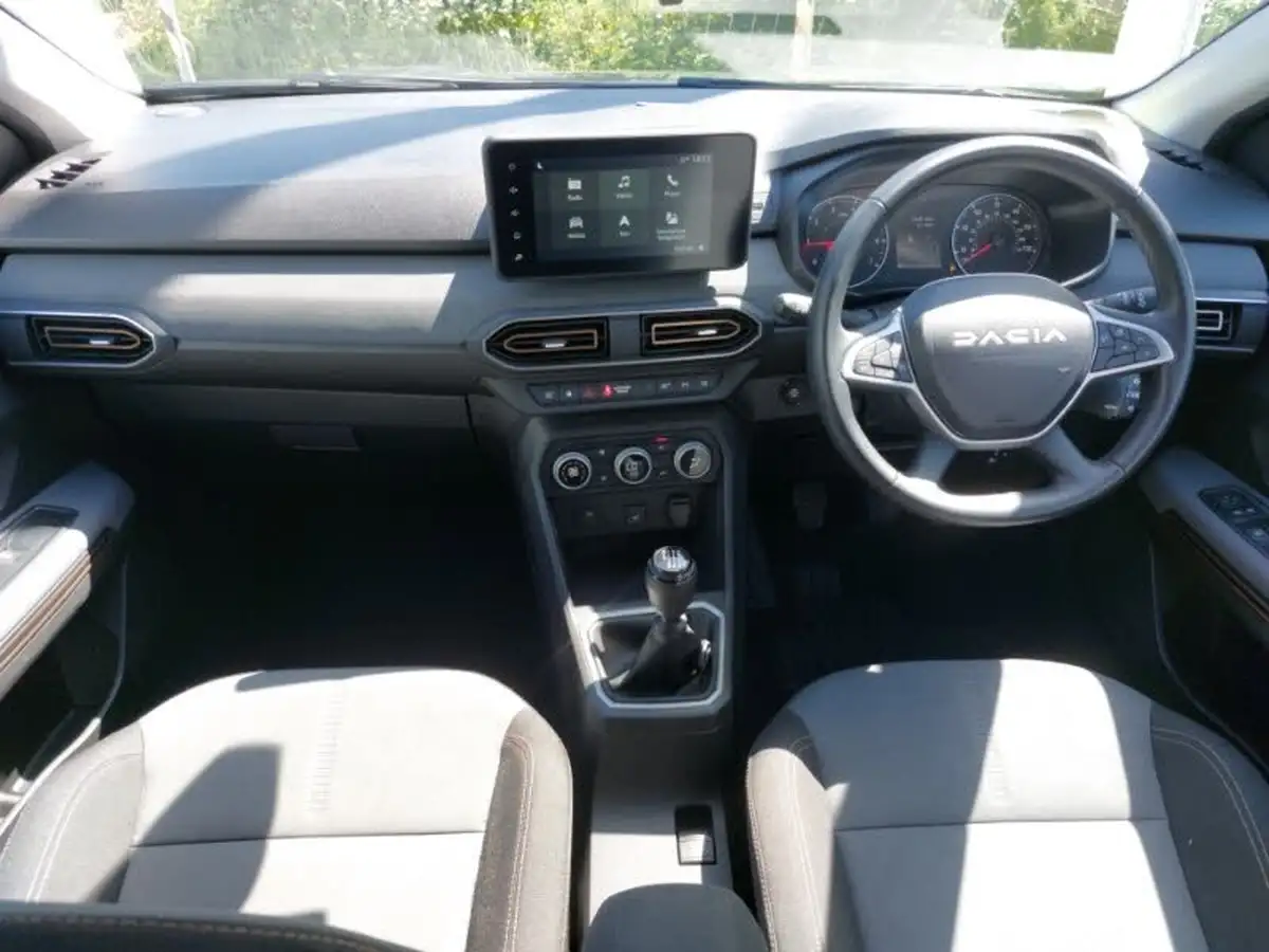 2024-dacia-sandero-stepway-10-tce-extreme-90bhp-big-2