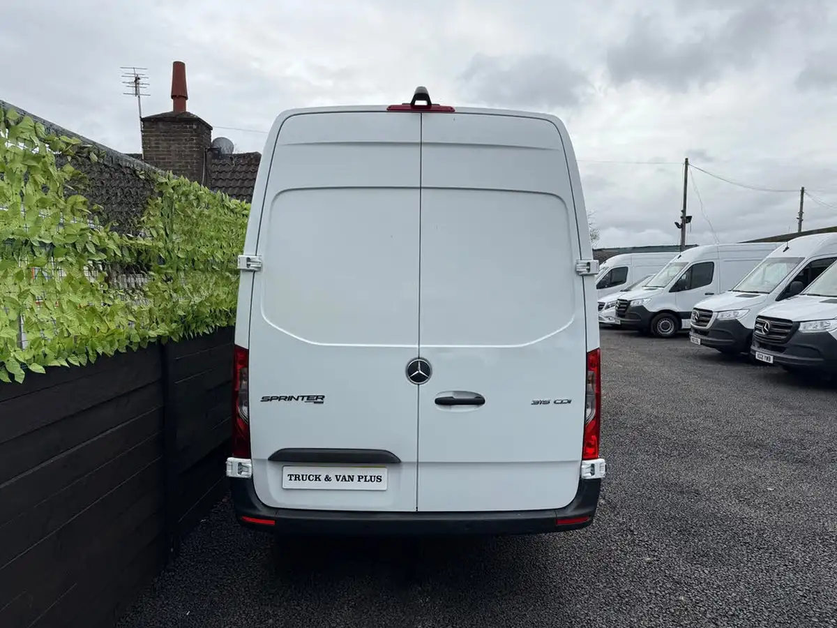2020-mercedes-benz-sprinter-20cdi-315-l1h1-progressive-big-5