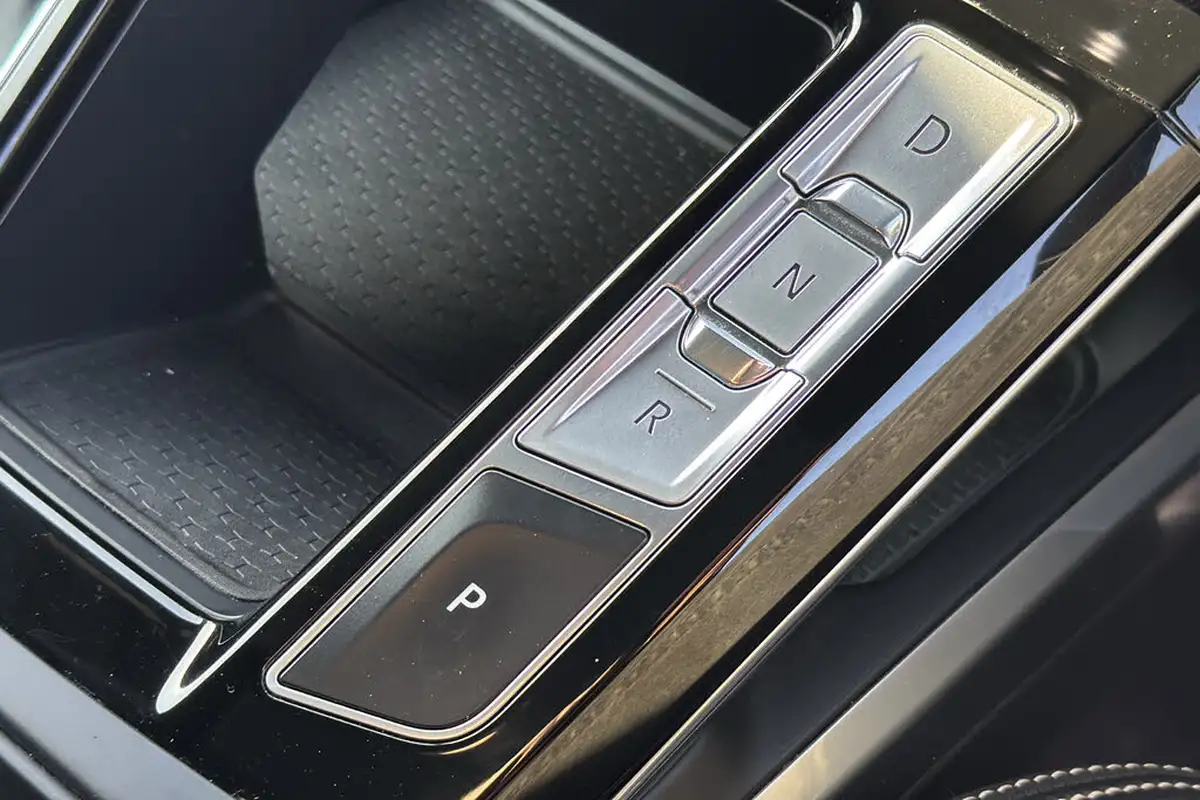 2021-jaguar-i-pace-ev400-black-big-12