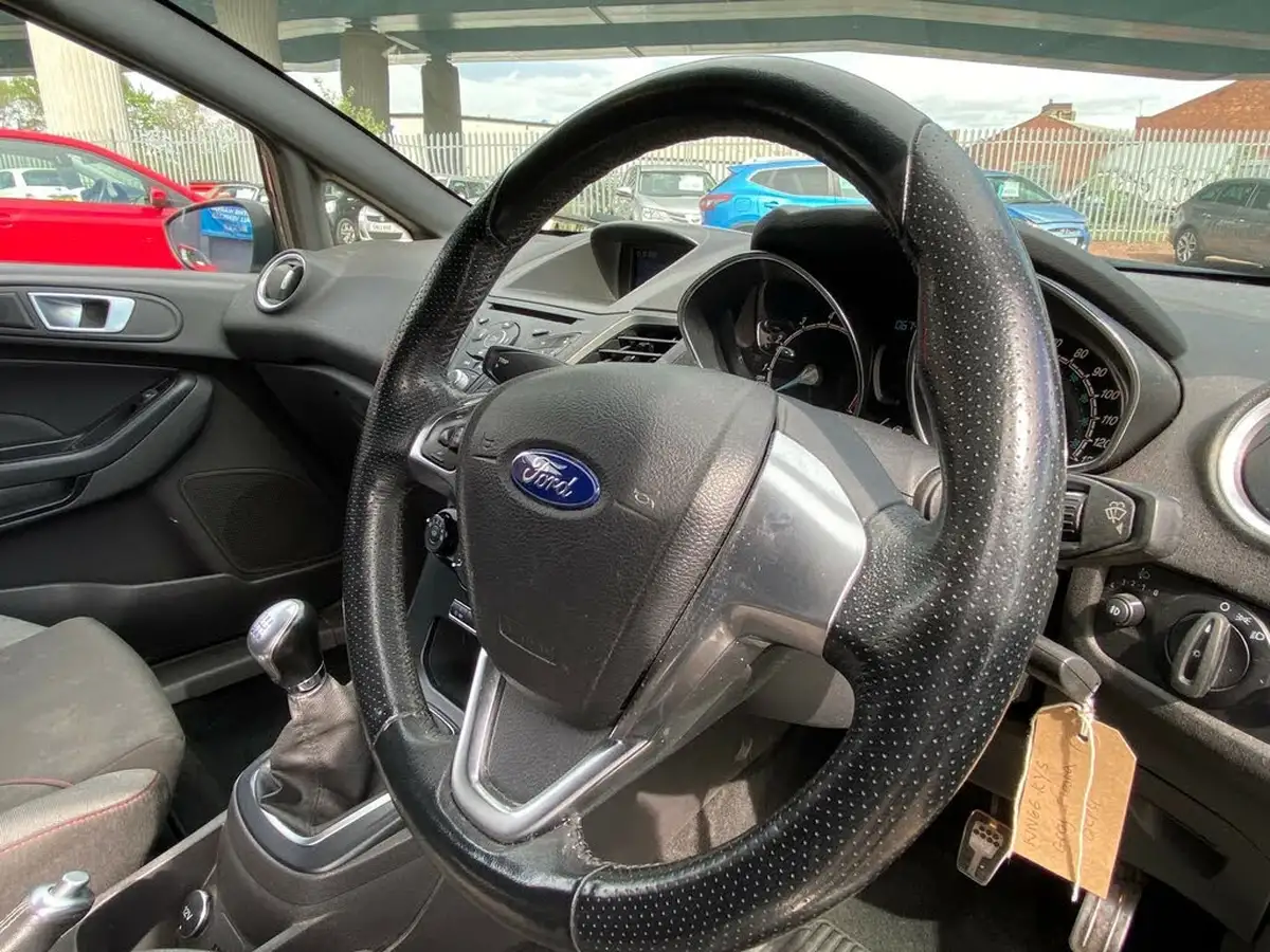 2016-ford-fiesta-10t-st-line-140ps-3d-big-16