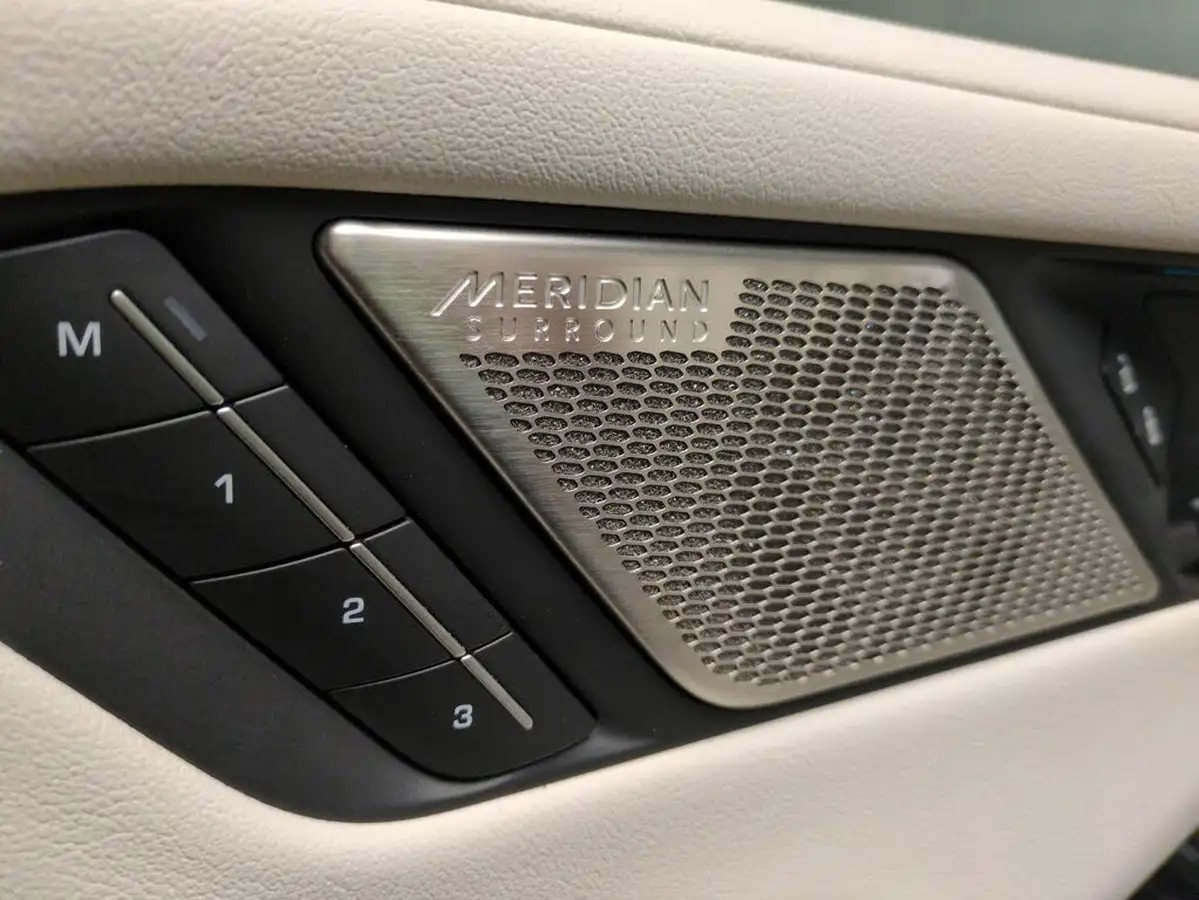 2021-jaguar-i-pace-ev400-hse-big-19