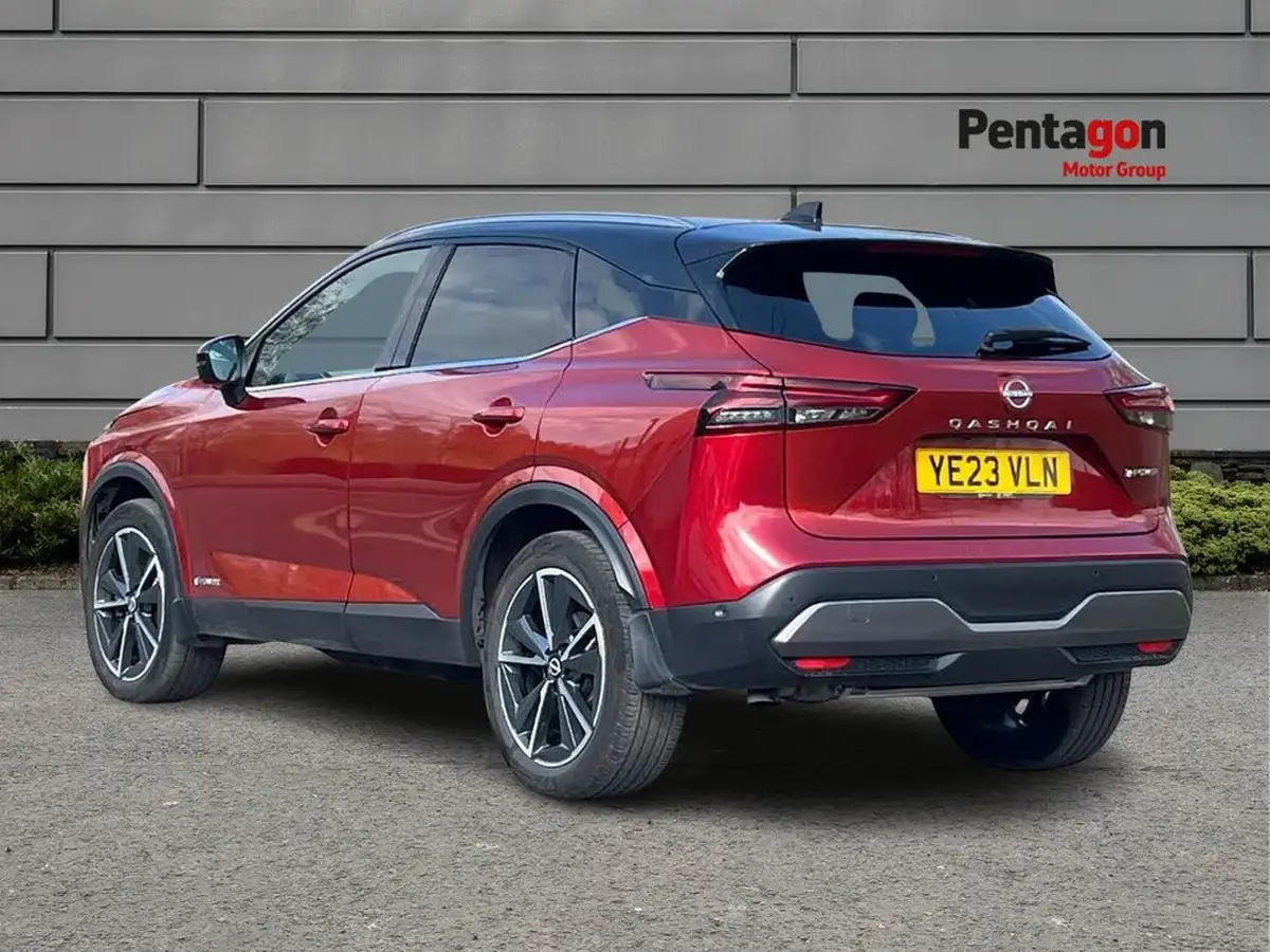 2023-nissan-qashqai-15-tekna-big-1
