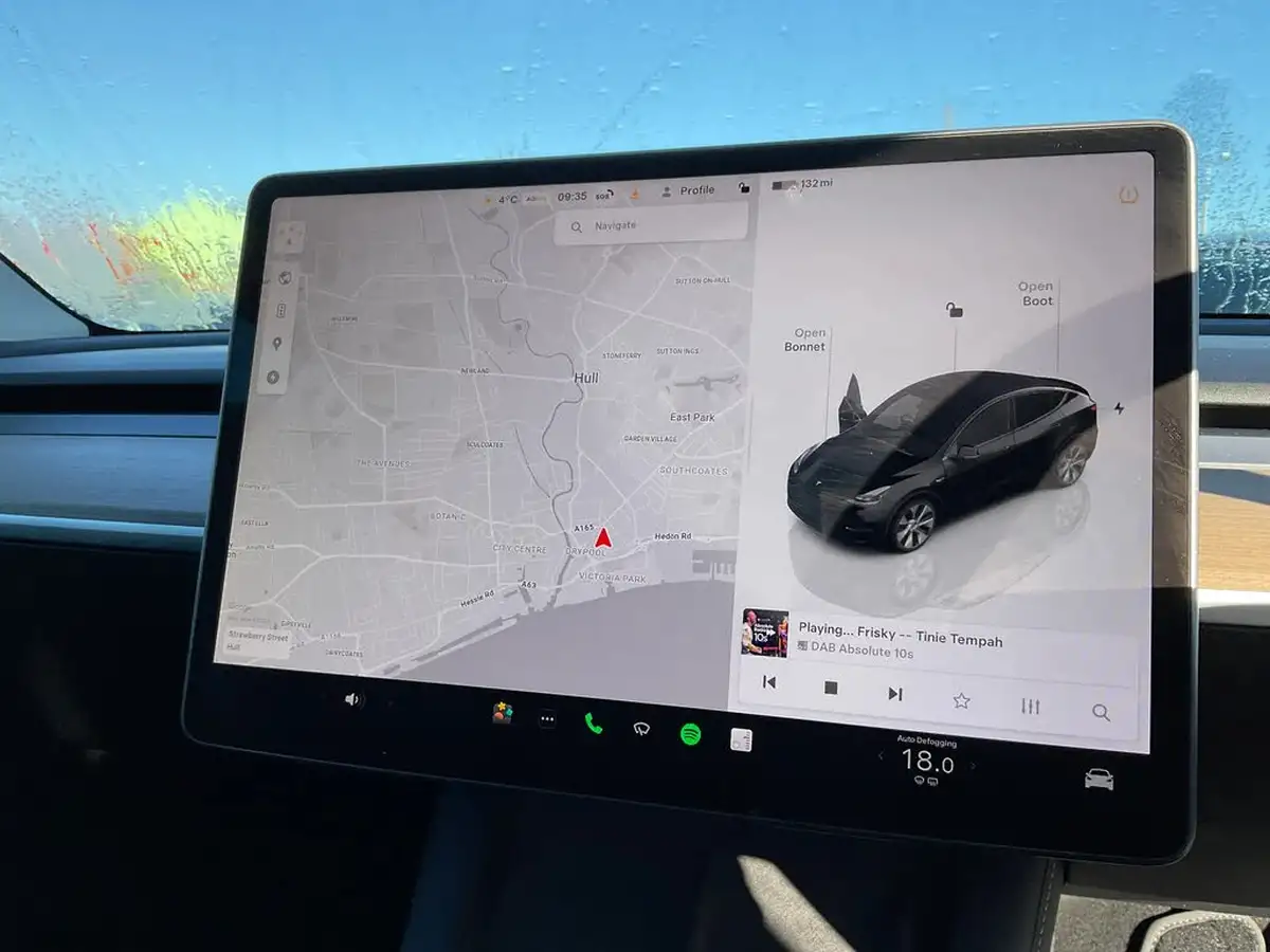 2022-tesla-model-y-e-long-range-big-33