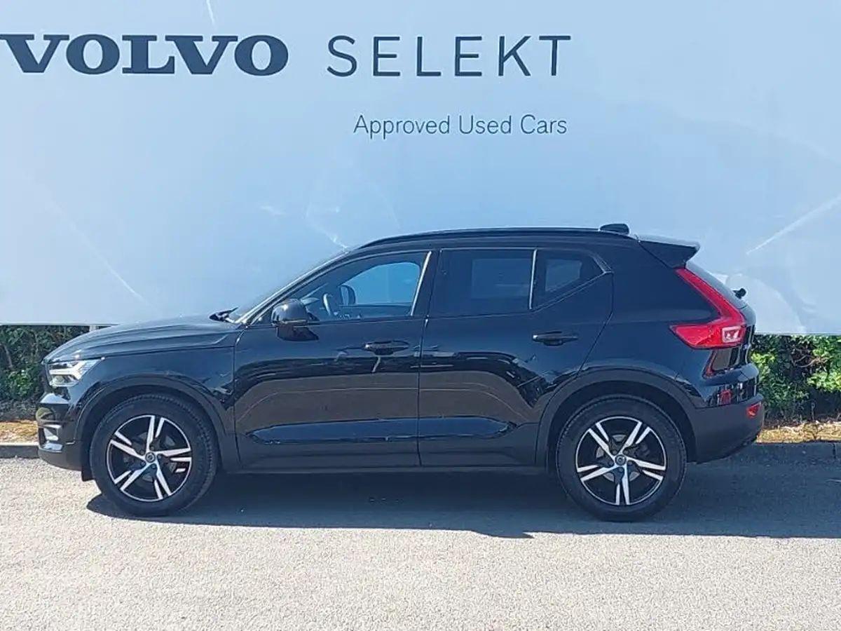 2020-volvo-xc40-15-t3-r-design-big-3