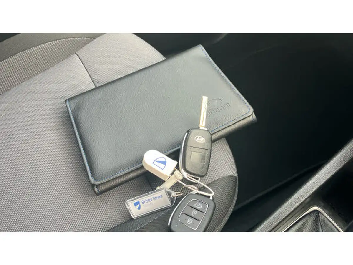 2020-hyundai-i20-12-se-big-19