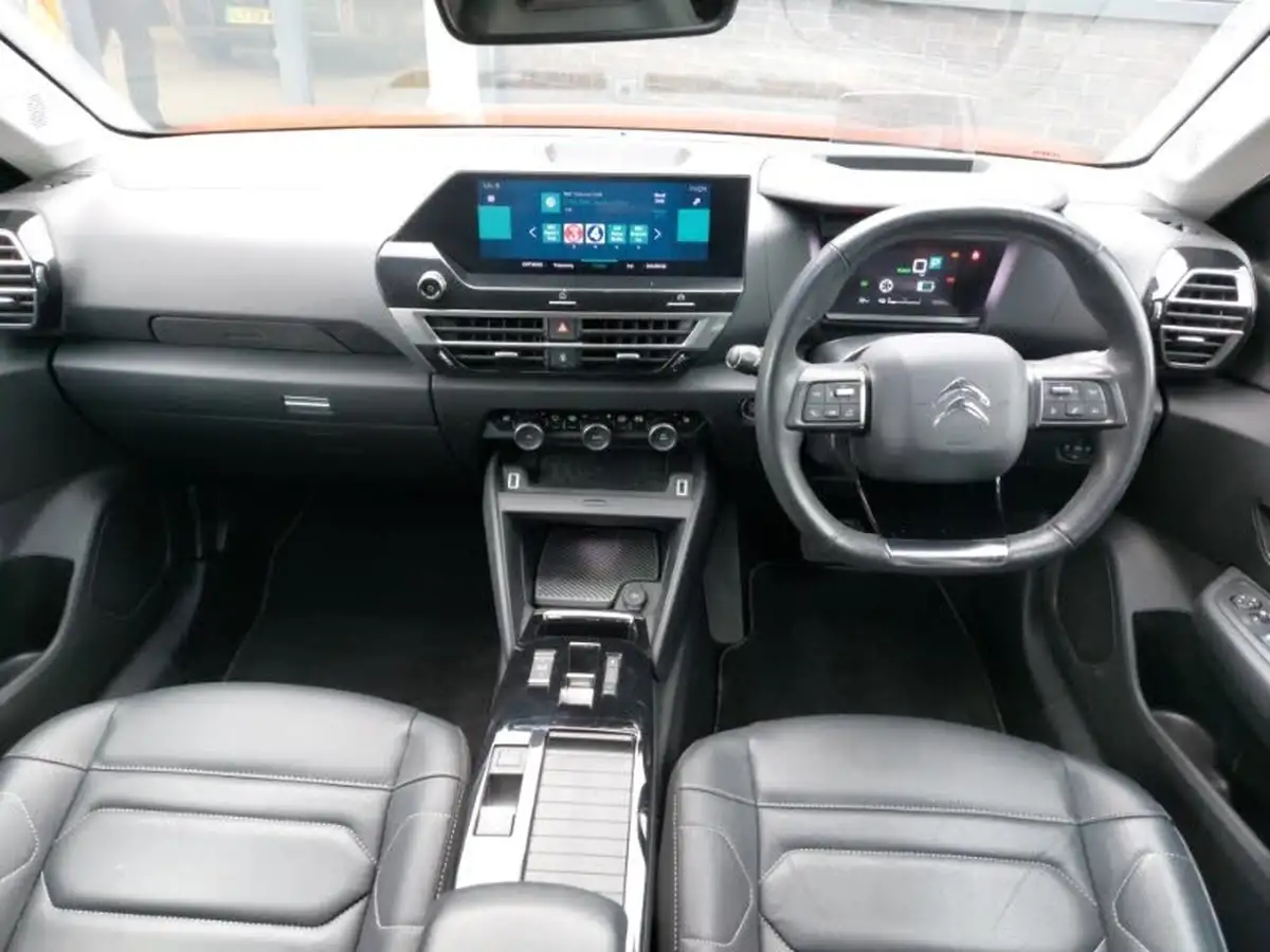 2022-citroen-c4-e-shine-plus-big-2