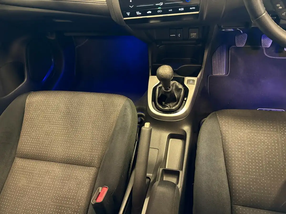 2016-honda-jazz-13-i-vtec-ex-big-15