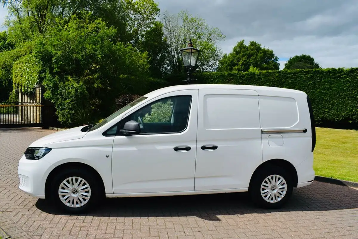2022-volkswagen-caddy-20tdi-c20-cargo-commerce-102pseu6d-big-1